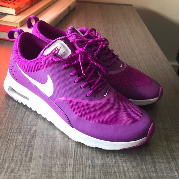bright purple nike shoes